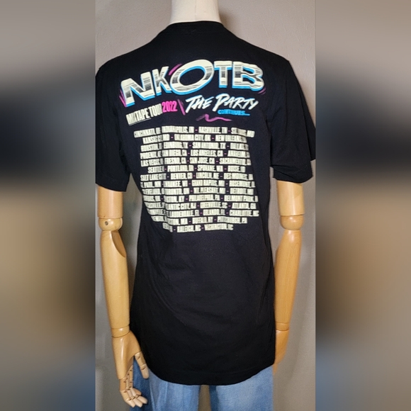 New Kids On The Block 2022 Mixed Tape Tour Concert Tee, size Small - Picture 4 of 5